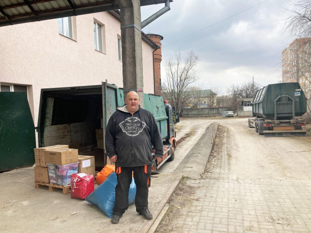 Pär på plats med förnödenheter i Ukraina.
